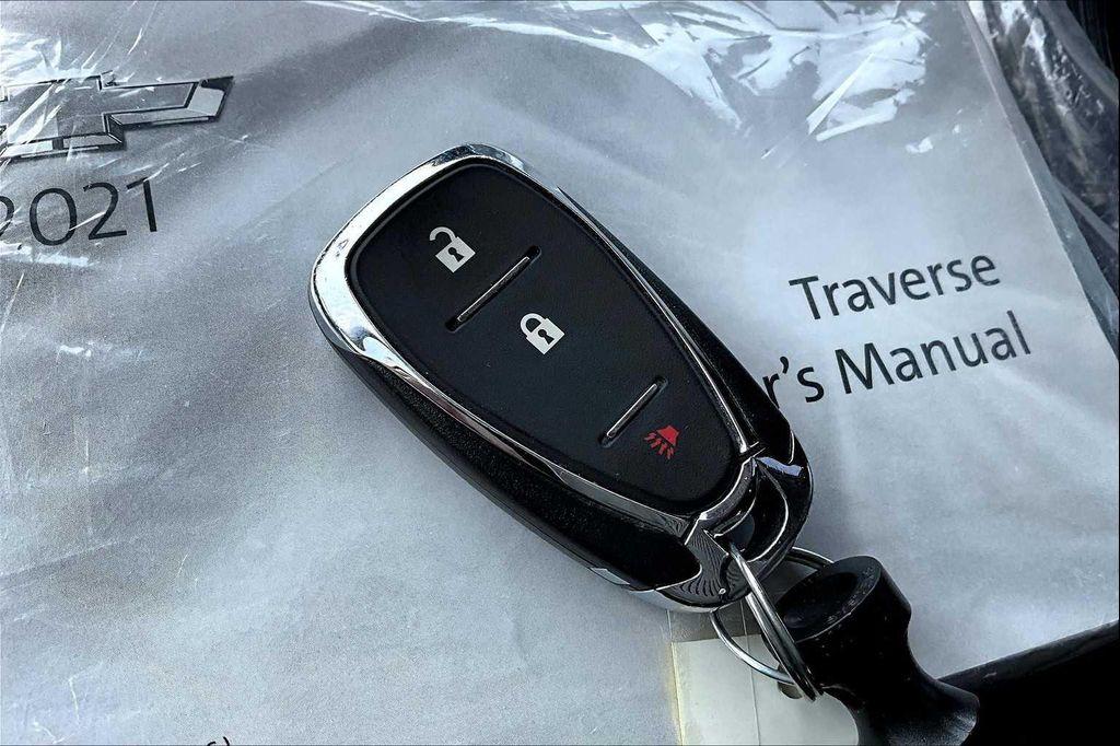 used 2021 Chevrolet Traverse car, priced at $24,811