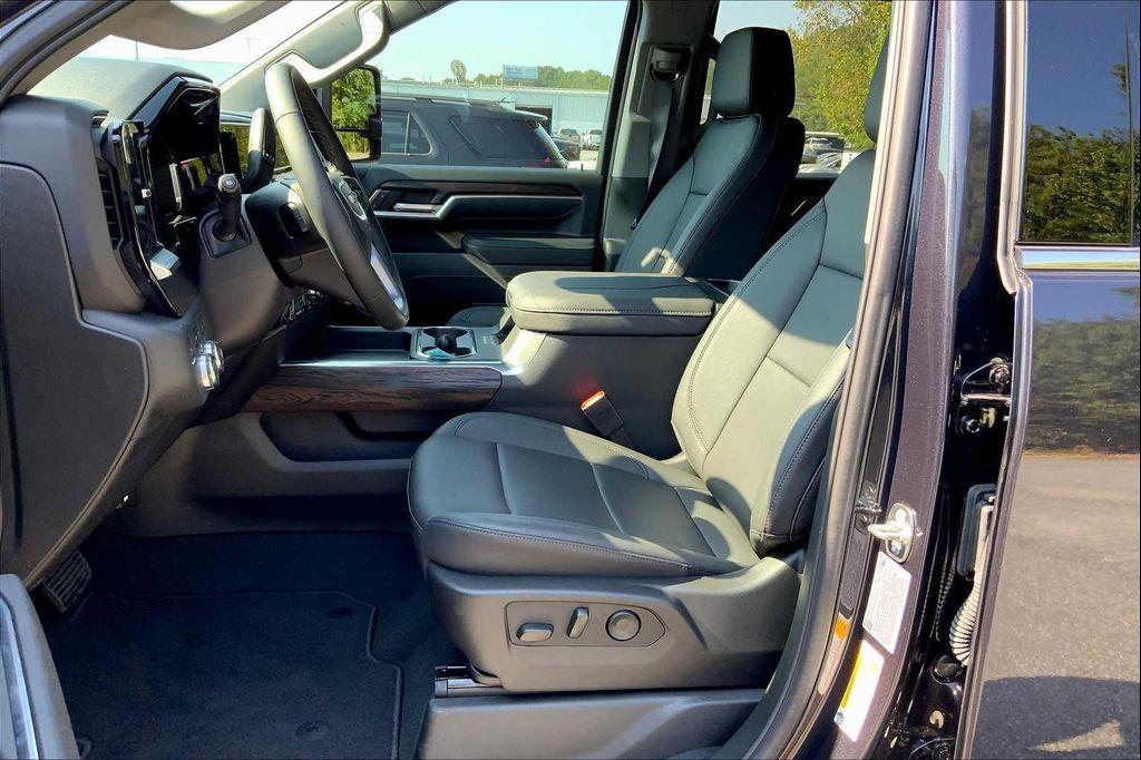 new 2025 GMC Sierra 3500 car, priced at $83,374