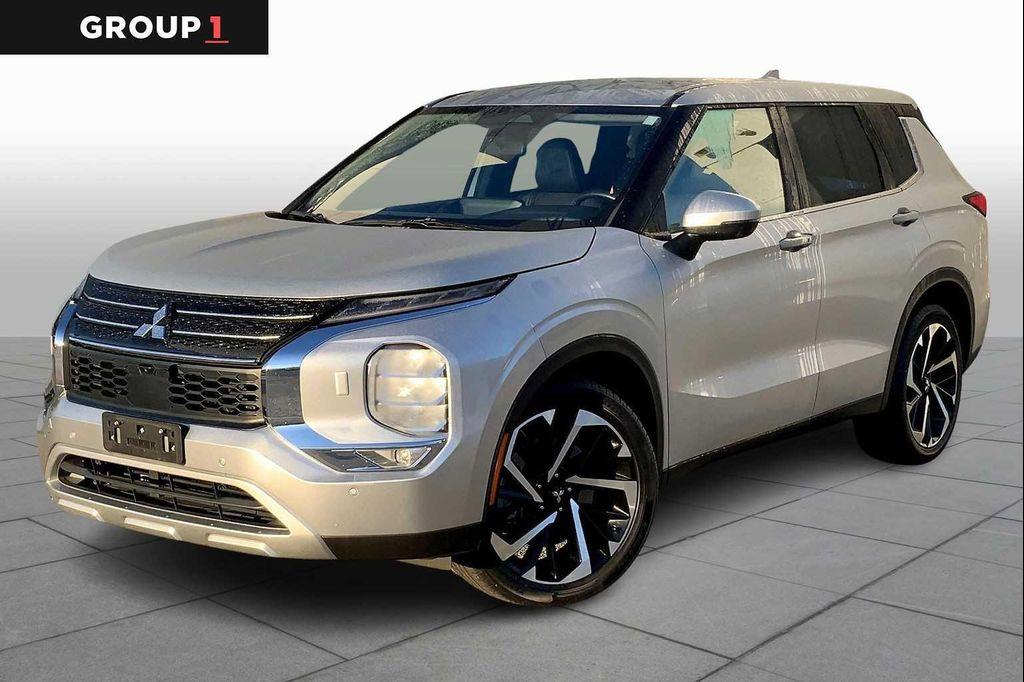 used 2023 Mitsubishi Outlander car, priced at $21,297