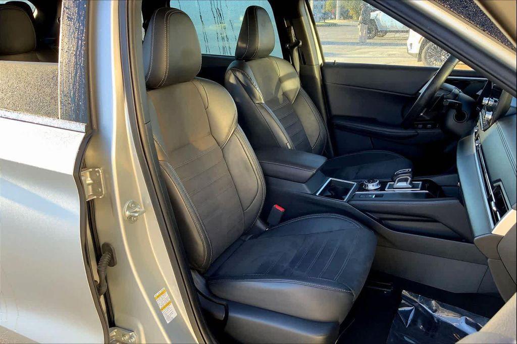 used 2023 Mitsubishi Outlander car, priced at $21,297