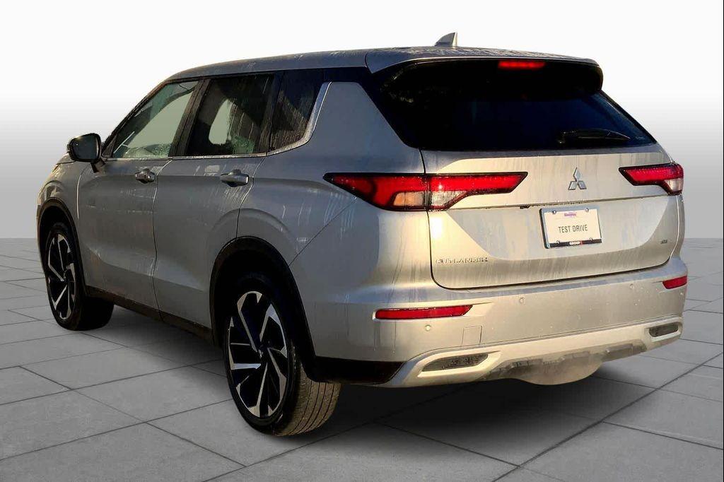 used 2023 Mitsubishi Outlander car, priced at $21,297