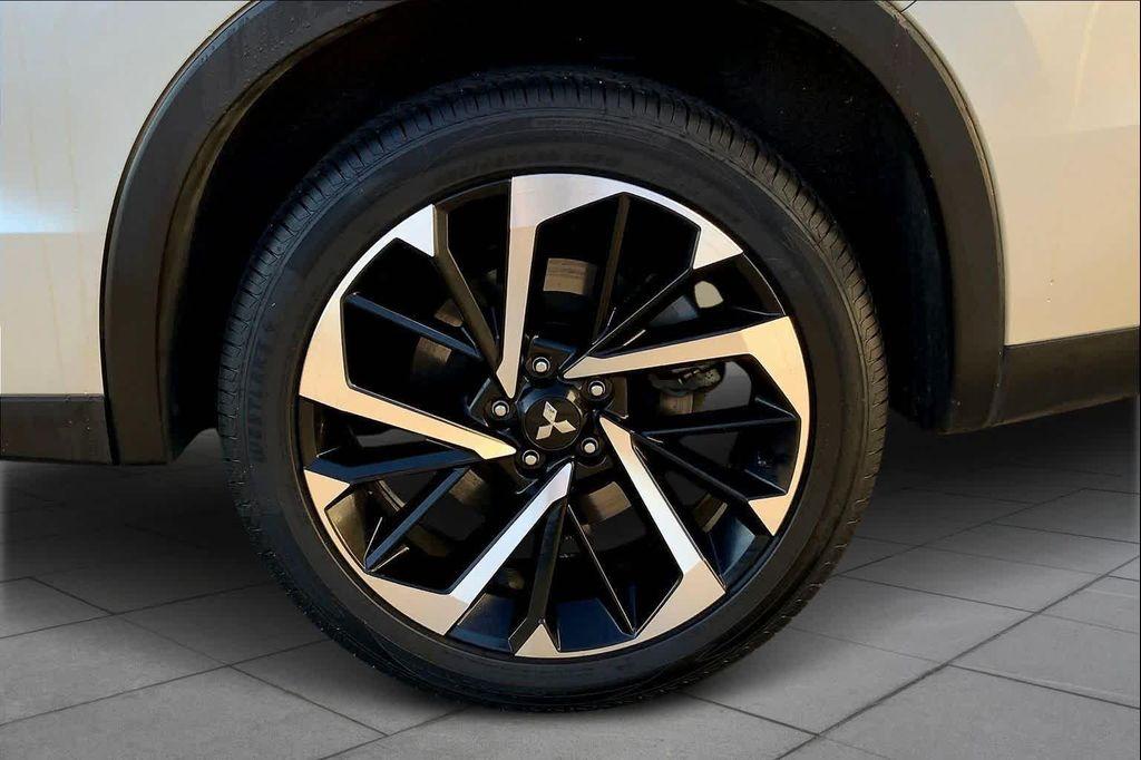 used 2023 Mitsubishi Outlander car, priced at $21,297