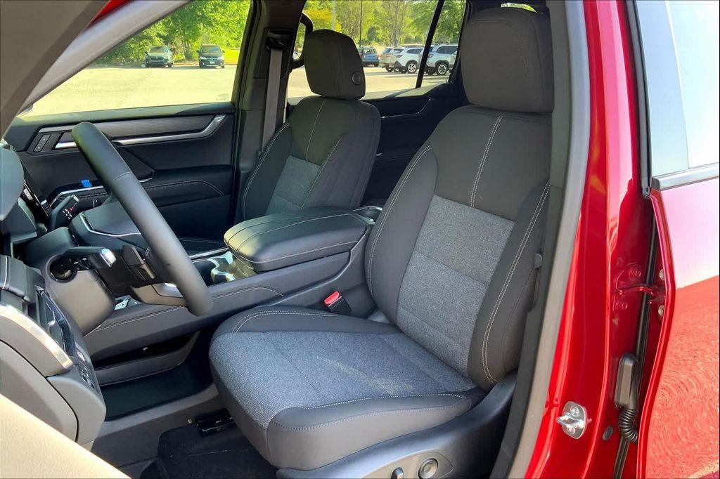 new 2025 GMC Acadia car, priced at $45,290