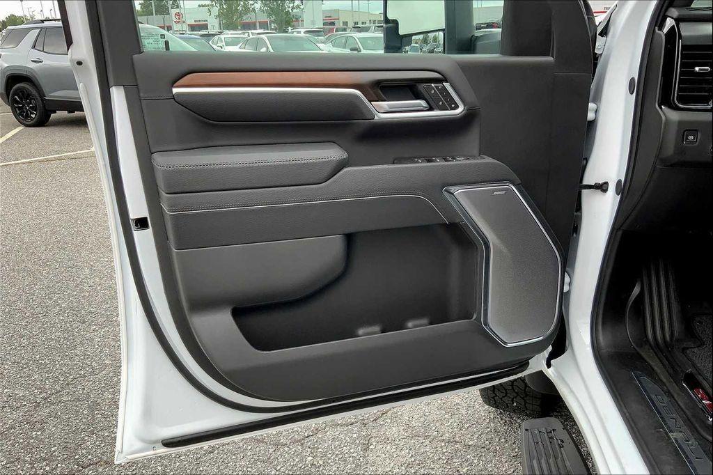 new 2025 GMC Sierra 2500 car, priced at $88,300