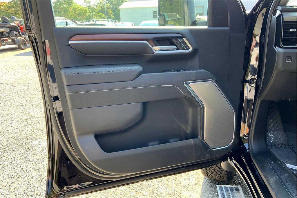 new 2025 GMC Sierra 2500 car, priced at $91,009