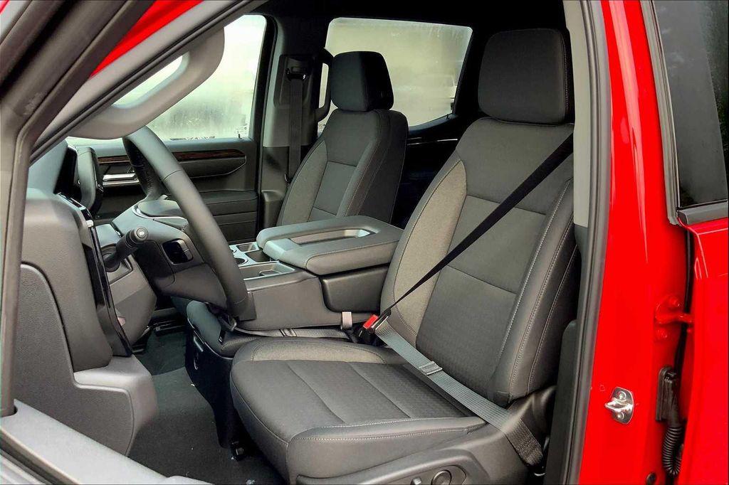 new 2025 GMC Sierra 1500 car, priced at $58,285