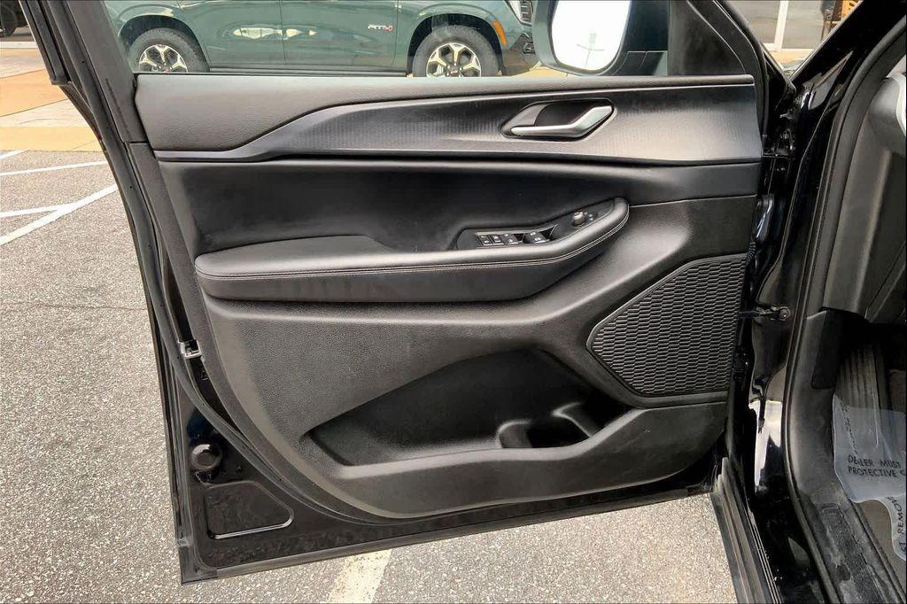 used 2023 Jeep Grand Cherokee L car, priced at $23,297