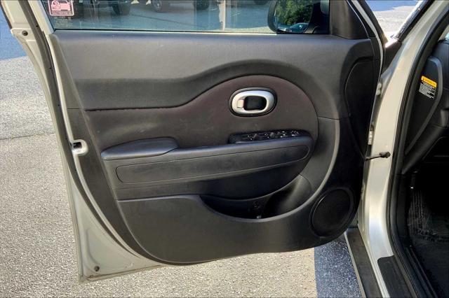 used 2016 Kia Soul car, priced at $5,999