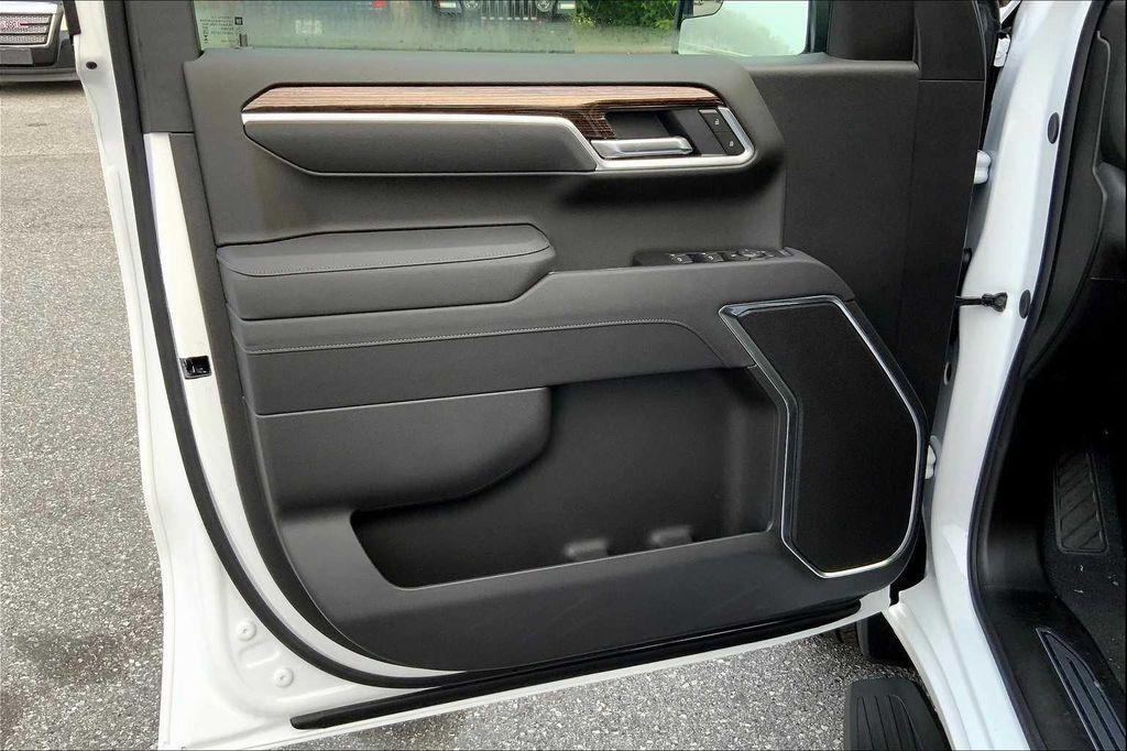 new 2025 GMC Sierra 1500 car, priced at $58,390