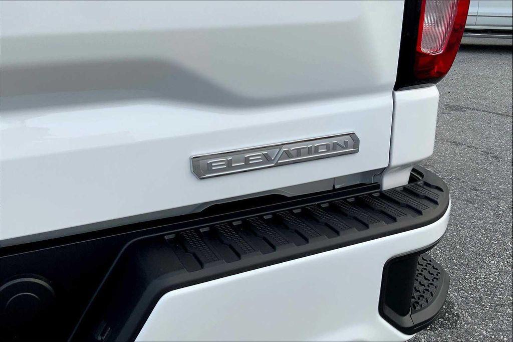 new 2025 GMC Sierra 1500 car, priced at $58,390