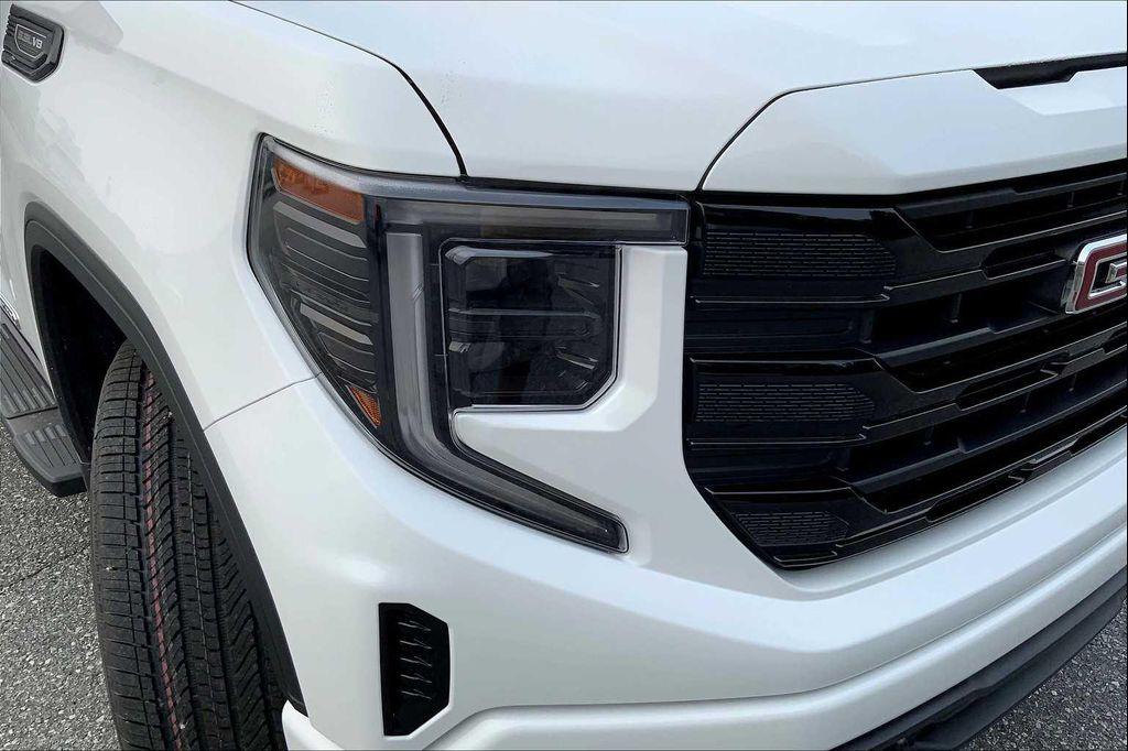 new 2025 GMC Sierra 1500 car, priced at $58,390