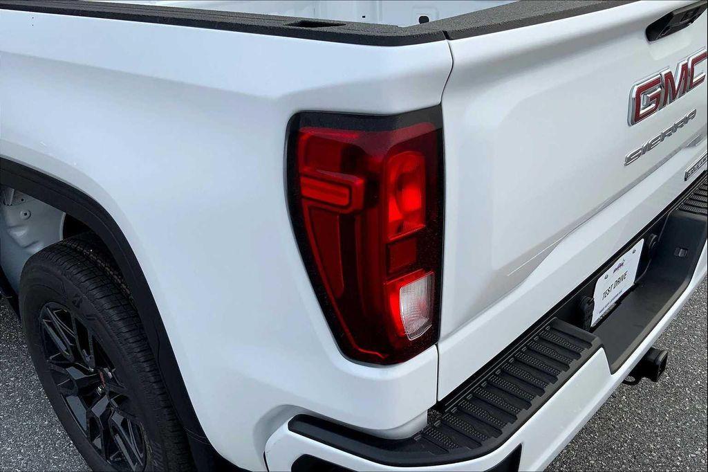 new 2025 GMC Sierra 1500 car, priced at $58,390