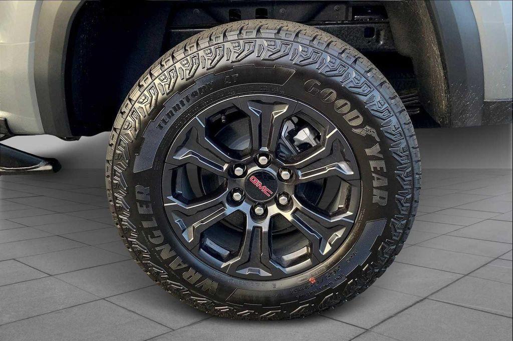 new 2025 GMC Canyon car, priced at $48,095