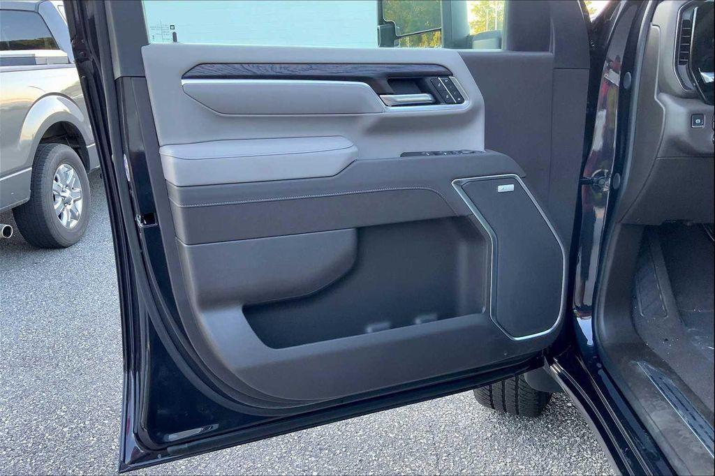 new 2025 GMC Sierra 2500 car, priced at $83,320