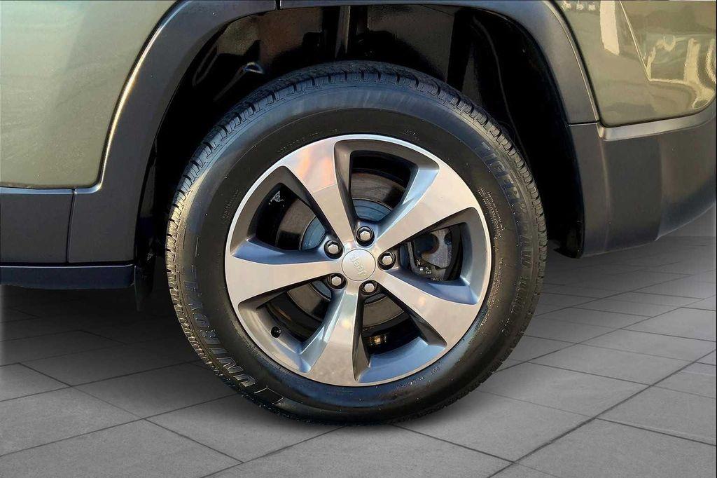 used 2019 Jeep Cherokee car, priced at $18,853
