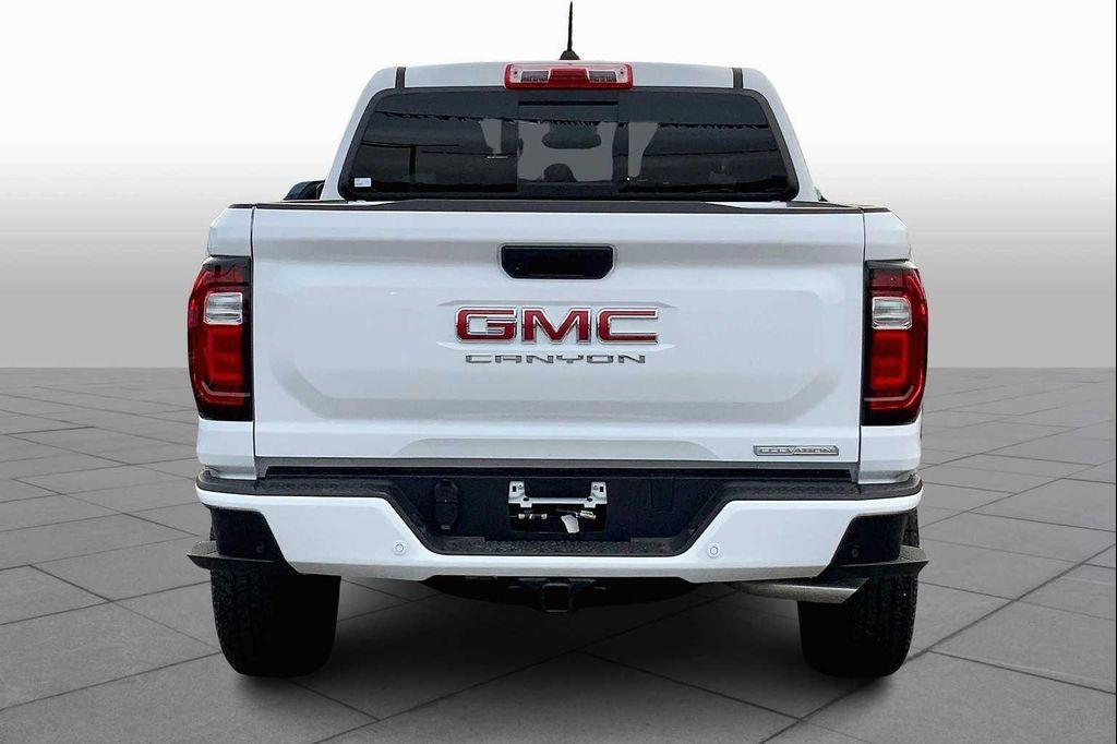 new 2025 GMC Canyon car, priced at $39,995