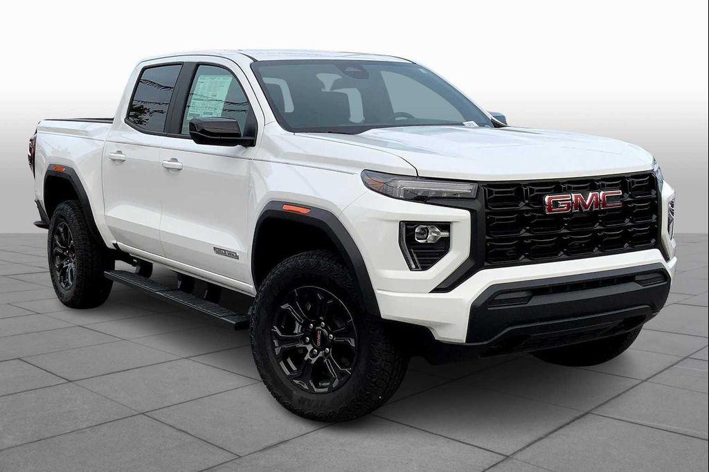 new 2025 GMC Canyon car, priced at $39,995