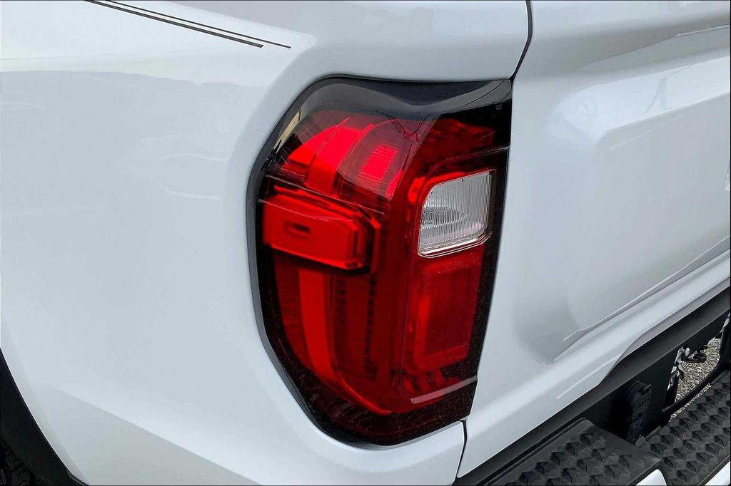 new 2025 GMC Canyon car, priced at $39,995