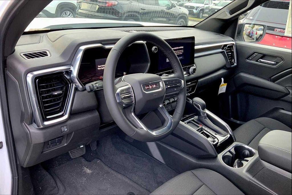 new 2025 GMC Canyon car, priced at $39,995