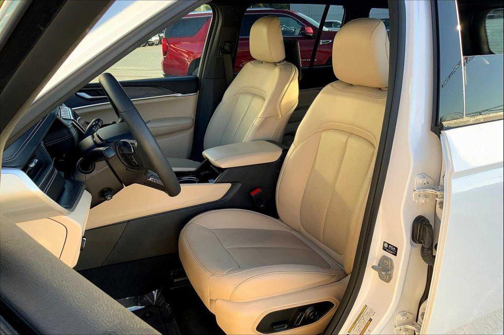 used 2023 Jeep Grand Cherokee car, priced at $24,727