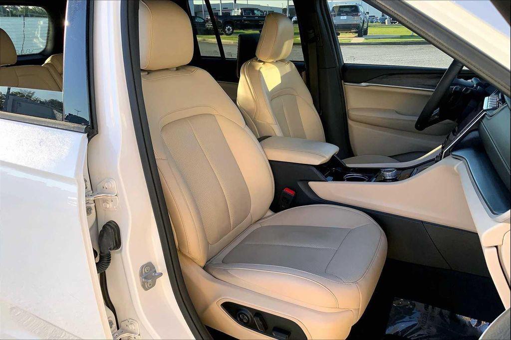 used 2023 Jeep Grand Cherokee car, priced at $24,727