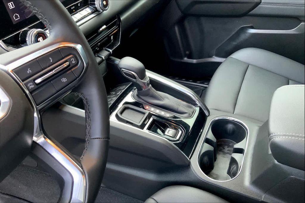 used 2024 GMC Canyon car, priced at $35,997