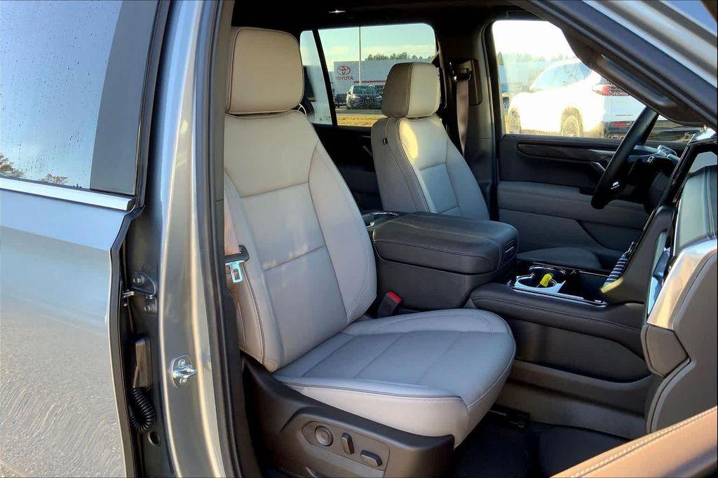 used 2025 GMC Yukon car, priced at $71,497