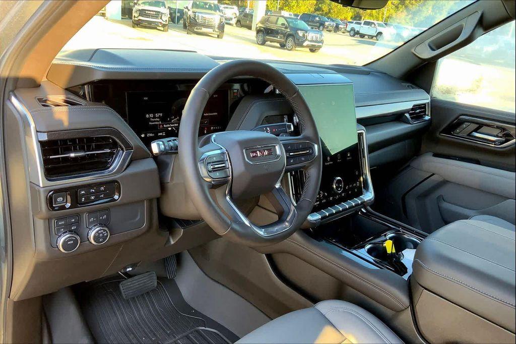 used 2025 GMC Yukon car, priced at $71,497