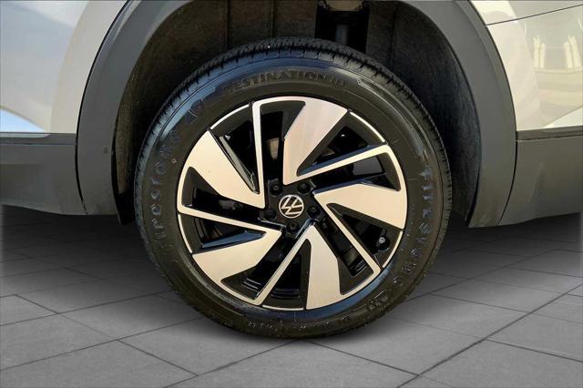 used 2024 Volkswagen Atlas car, priced at $30,997
