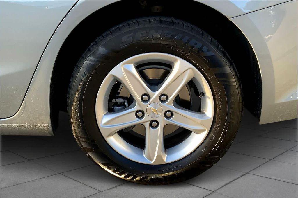 used 2024 Chevrolet Malibu car, priced at $18,997