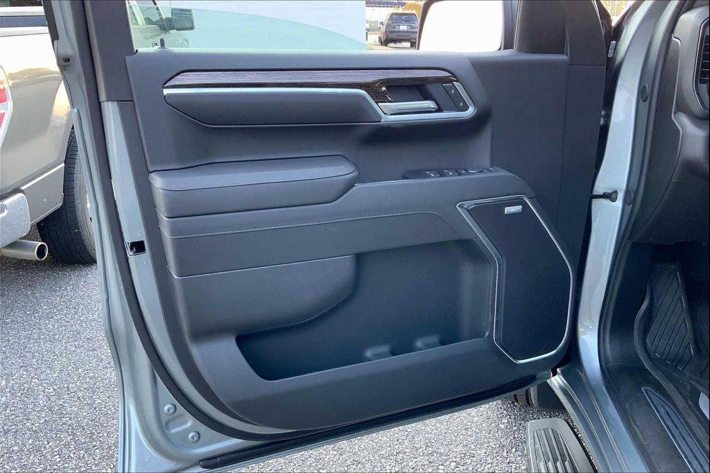 new 2026 GMC Sierra 1500 car, priced at $68,295