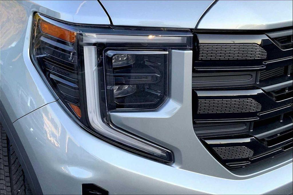 new 2026 GMC Sierra 1500 car, priced at $68,295