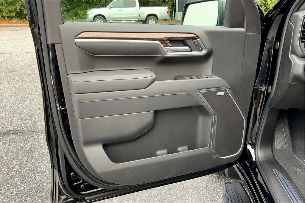 new 2026 GMC Sierra 1500 car, priced at $68,295