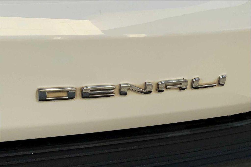 used 2021 GMC Yukon XL car, priced at $42,897