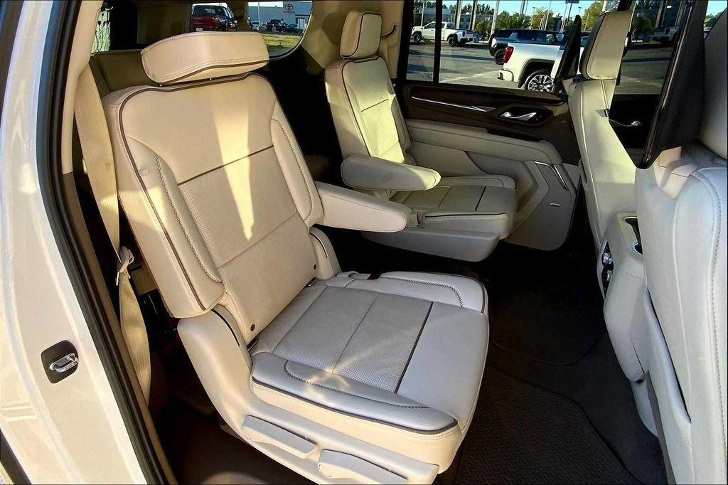 used 2021 GMC Yukon XL car, priced at $42,897