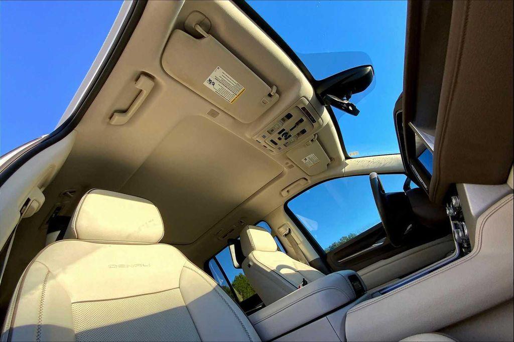 used 2021 GMC Yukon XL car, priced at $42,897