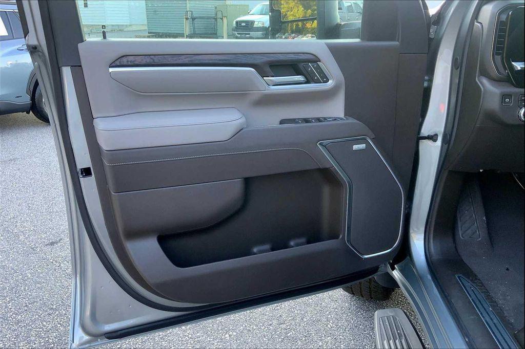 new 2026 GMC Sierra 2500 car, priced at $83,945