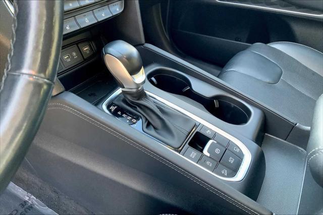 used 2020 Hyundai Santa Fe car, priced at $24,995