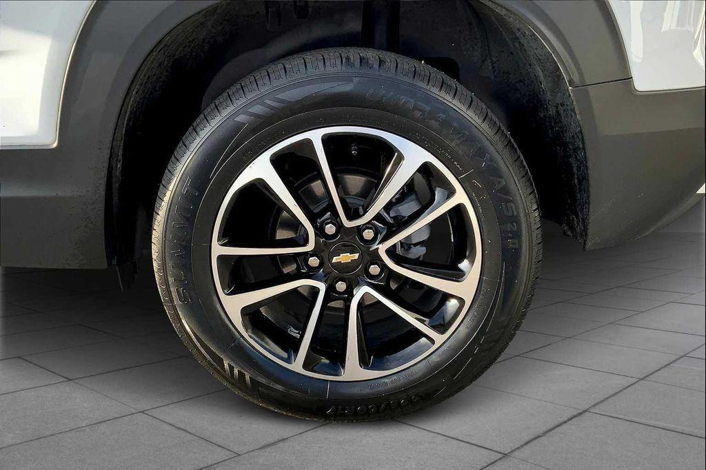 used 2025 Chevrolet TrailBlazer car, priced at $22,497