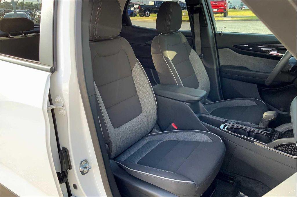 used 2025 Chevrolet TrailBlazer car, priced at $22,497