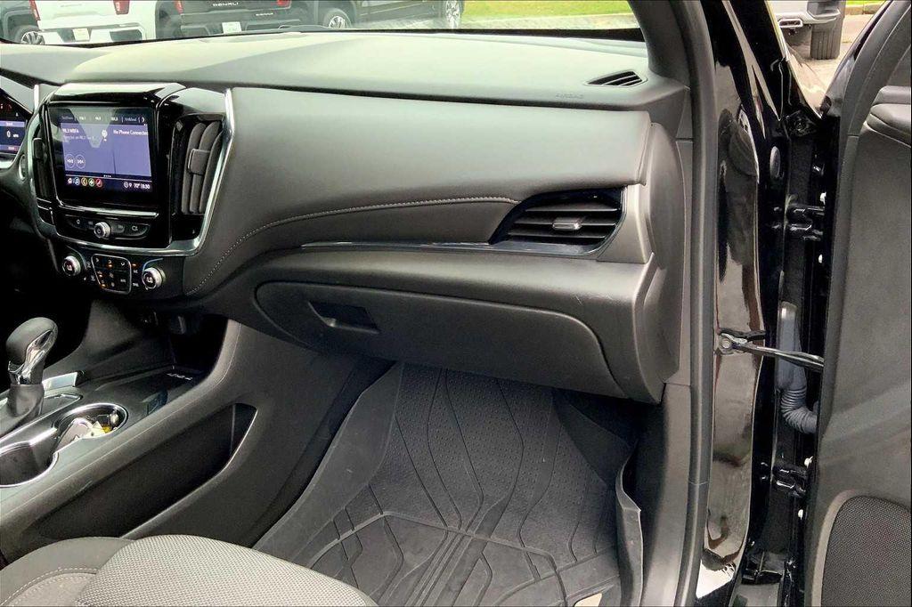 used 2023 Chevrolet Traverse car, priced at $28,497