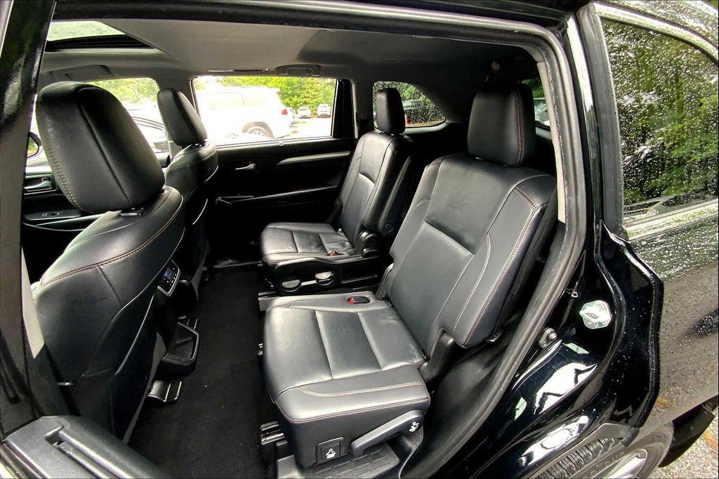 used 2019 Toyota Highlander car, priced at $22,869
