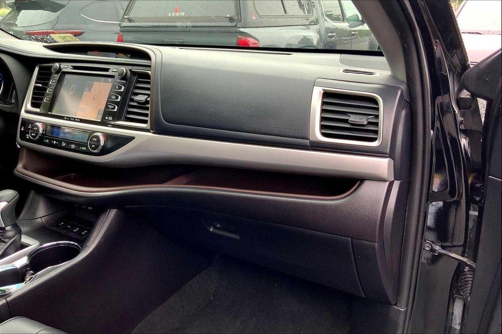 used 2019 Toyota Highlander car, priced at $22,869