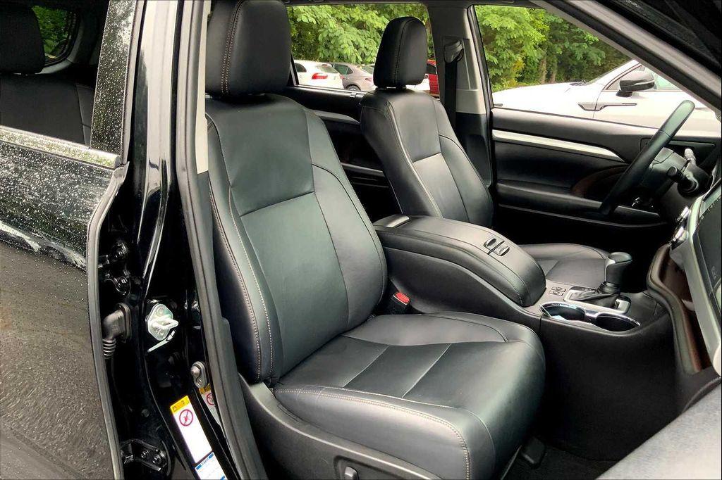 used 2019 Toyota Highlander car, priced at $22,869