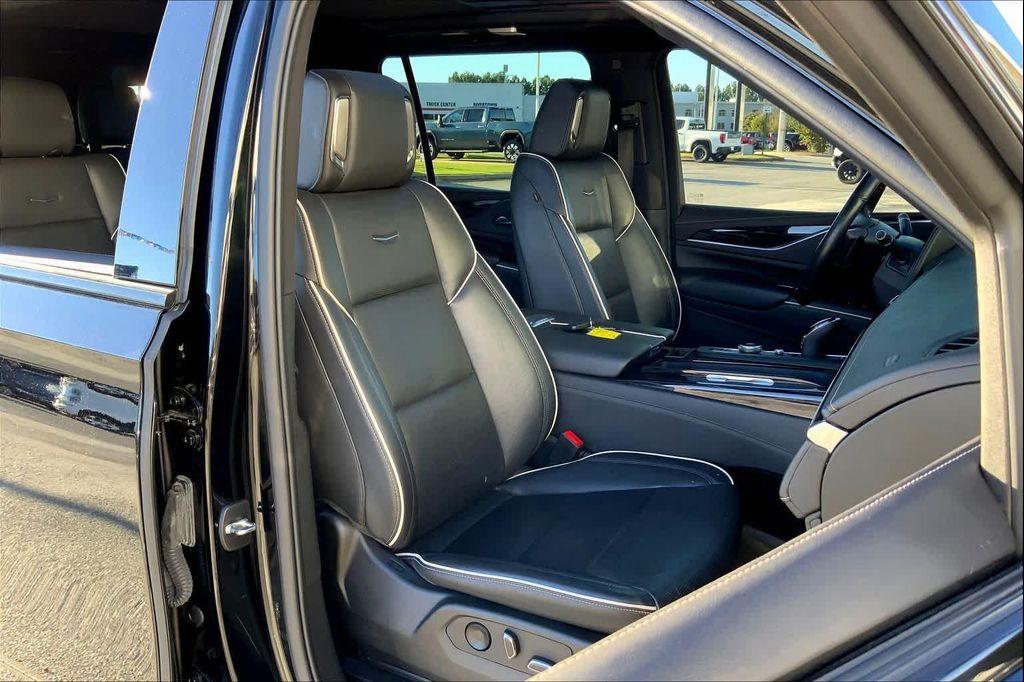 used 2023 Cadillac Escalade ESV car, priced at $69,490