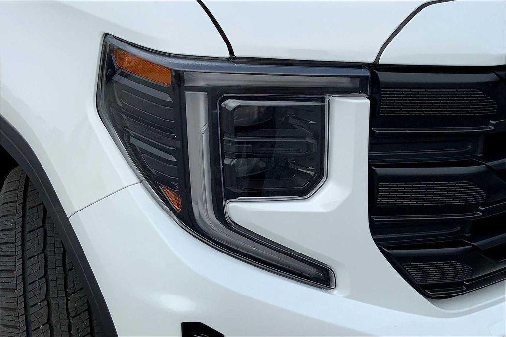 new 2025 GMC Sierra 1500 car, priced at $52,459