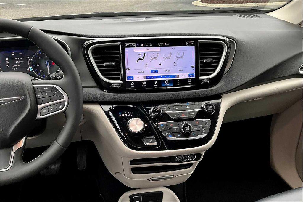 used 2024 Chrysler Pacifica car, priced at $30,497