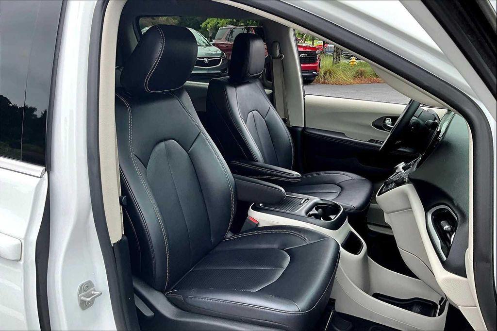 used 2024 Chrysler Pacifica car, priced at $30,497