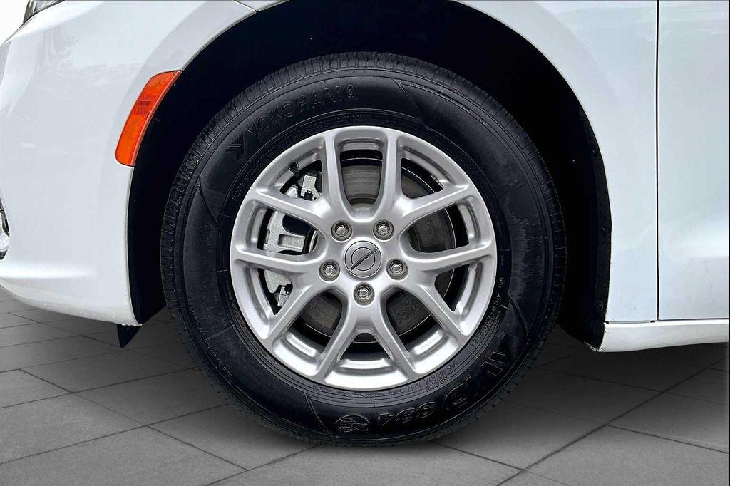used 2024 Chrysler Pacifica car, priced at $30,497