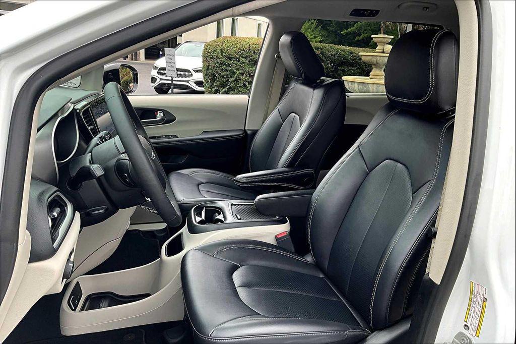 used 2024 Chrysler Pacifica car, priced at $30,497